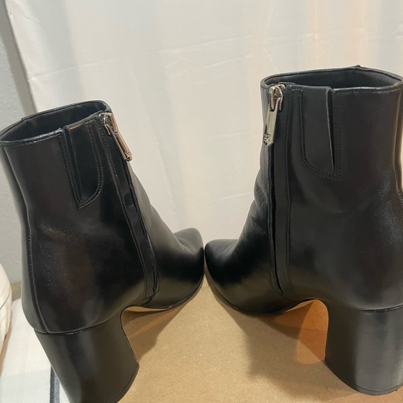 Sam Edelman black leather booties size US 8. Good condition, used gently. - Picture 5 of 10